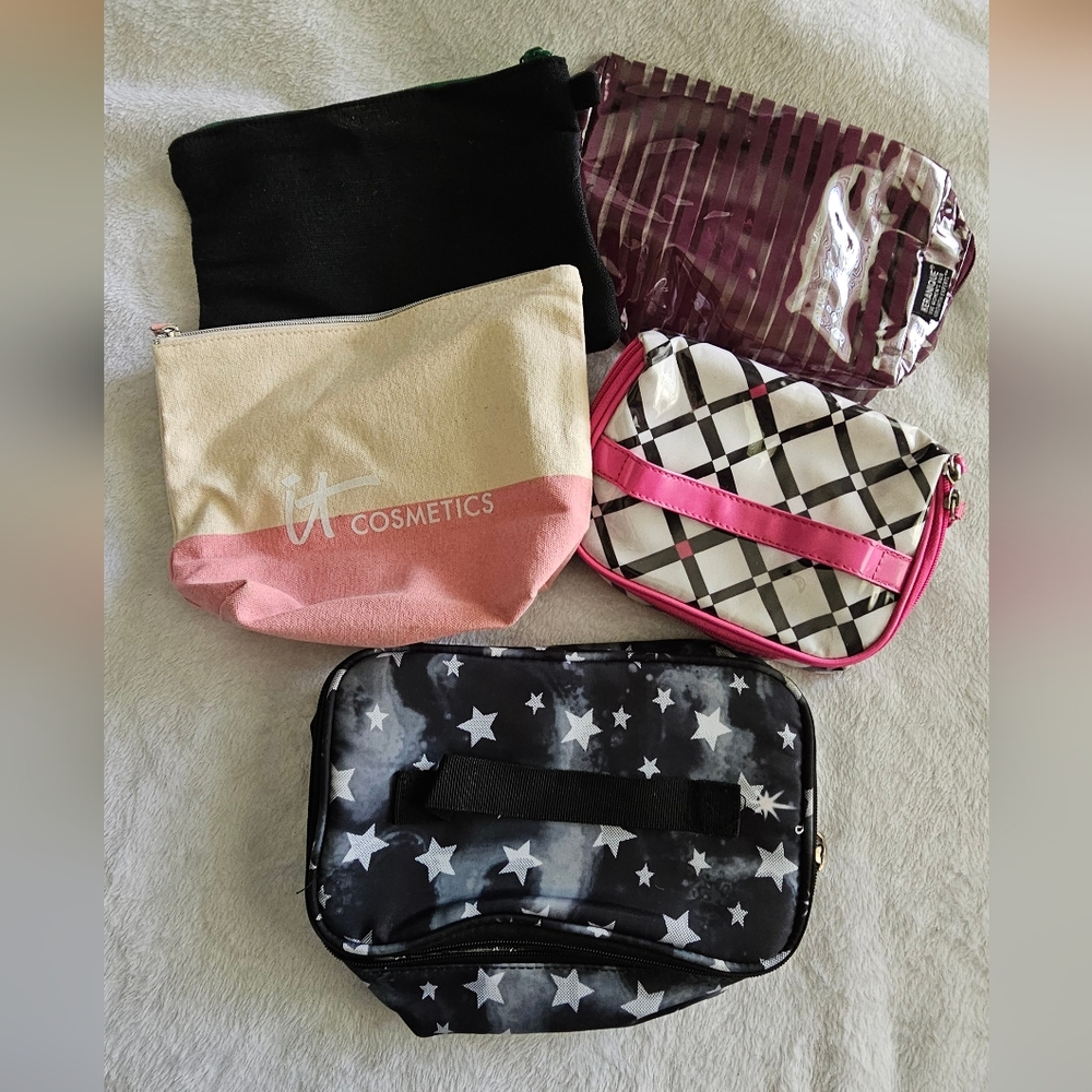 Set Of 5 Cosmetic Bags